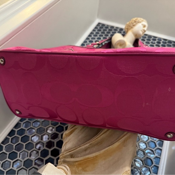 Fuchsia Coach Purse Nº C1082-F14940 - Picture 3 of 11